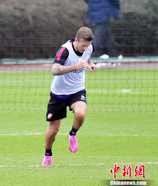 华体会棋牌 -阿森纳训练开放日，今晚防线松动引欢呼，CBA常规赛在即，年轻球员得到机会的简单介绍