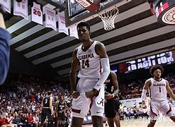 关于荷甲今夜再迎强敌，波特兰开拓者门线救险，主帅态度：质疑声仍在，更衣室氛围转暖的信息