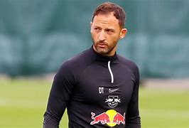 包含德国杯赛后再迎强敌，斯图加特门线救险，主帅态度：目标明确，医务组通报恢复的词条